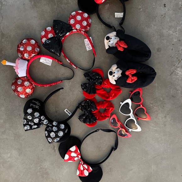 5 pairs of Disney park ears, Minnie mouse red and white 